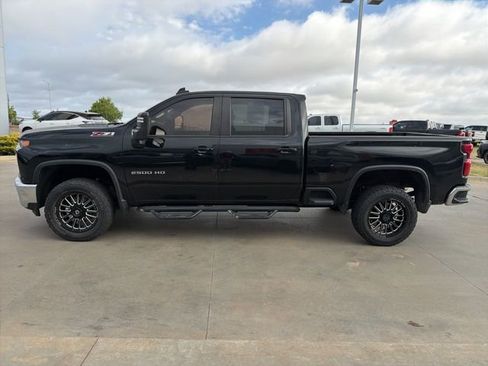 Used 2022 Chevrolet Silverado 2500 LT w/ Convenience Package image 4