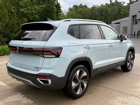 New 2026 Volkswagen Taos SE AWD/4WD image 11