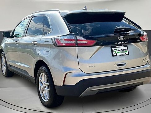 Used 2022 Ford Edge SEL w/ Convenience Package image 4