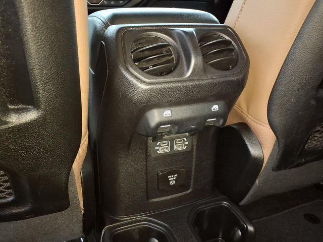 Used 2021 Jeep Gladiator Rubicon AWD/4WD image 16