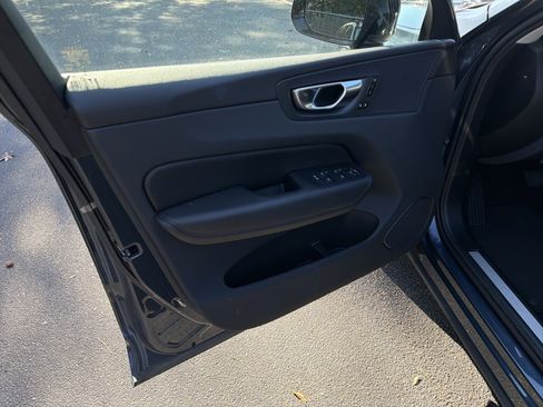 Certified 2025 Volvo XC60 B5 Plus image 14