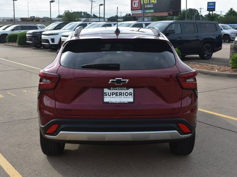 Used 2025 Chevrolet Trax LT w/ Driver Confidence Package FWD image 6