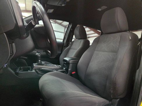 Used 2016 Toyota Tacoma TRD Sport image 67