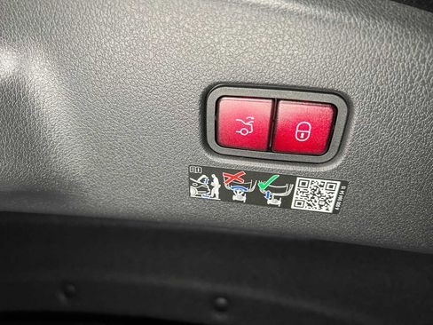 New 2026 Mercedes-Benz CLE 450 4MATIC Coupe image 17
