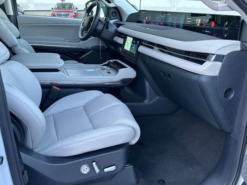 New 2026 Lincoln Navigator Reserve AWD/4WD image 11
