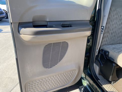 Used 2000 Ford F250 XLT image 11