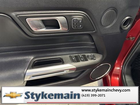 Used 2019 Ford Mustang Premium w/ Ecoboost Performance Package image 30