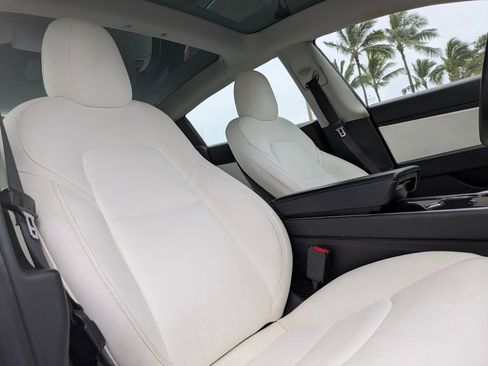 Used 2020 Tesla Model 3 Standard Range Plus image 14