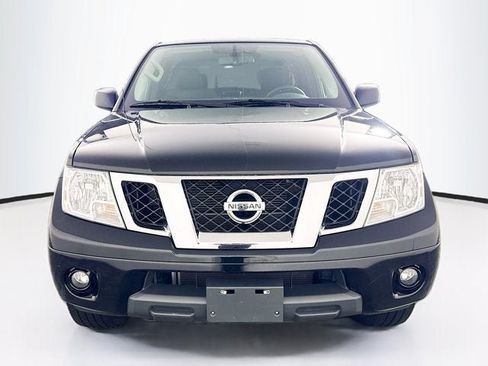 Used 2020 Nissan Frontier SV AWD/4WD image 2