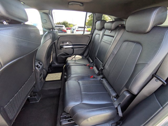 Used 2023 Mercedes-Benz GLB 250 4MATIC w/ Premium Package image 14