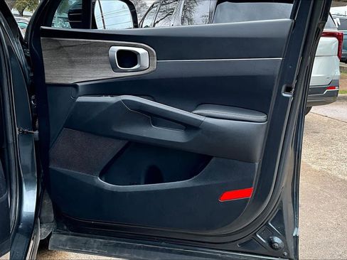 Used 2022 Kia Sorento EX w/ Panoramic Sunroof Package image 23