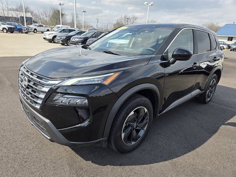 Used 2024 Nissan Rogue SV image 7