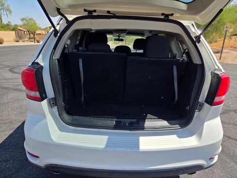 Used 2015 Dodge Journey SXT w/ Flexible Seating Group FWD image 9