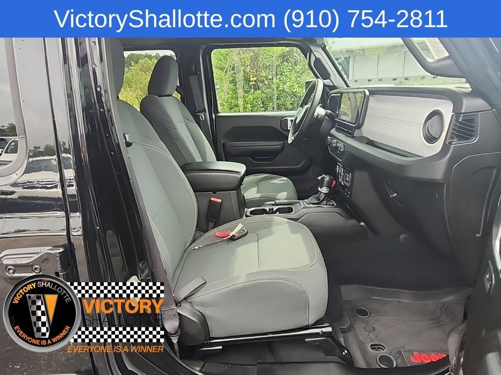 Used 2024 Jeep Wrangler Unlimited Sport AWD/4WD image 31