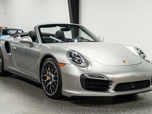 Used 2016 Porsche 911 Turbo S image 3