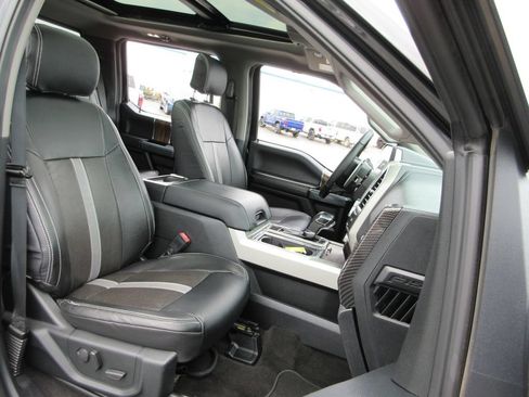 Used 2019 Ford F150 Lariat w/ Equipment Group 502A Luxury AWD/4WD image 24