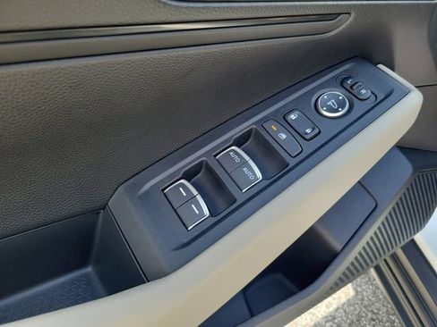 Certified 2025 Honda Accord LX image 9