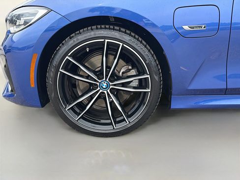 Used 2022 BMW 330e w/ M Sport Package RWD image 41