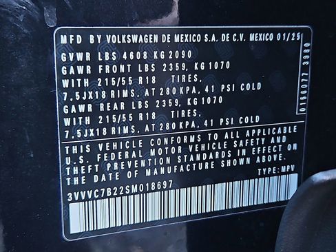 Certified 2025 Volkswagen Taos SE w/ Panoramic Sunroof Package image 29