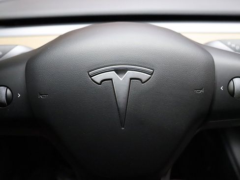 Used 2023 Tesla Model 3 Standard Range image 39