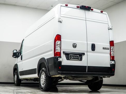 Used 2024 RAM ProMaster 2500 w/ Convenience Group FWD image 11