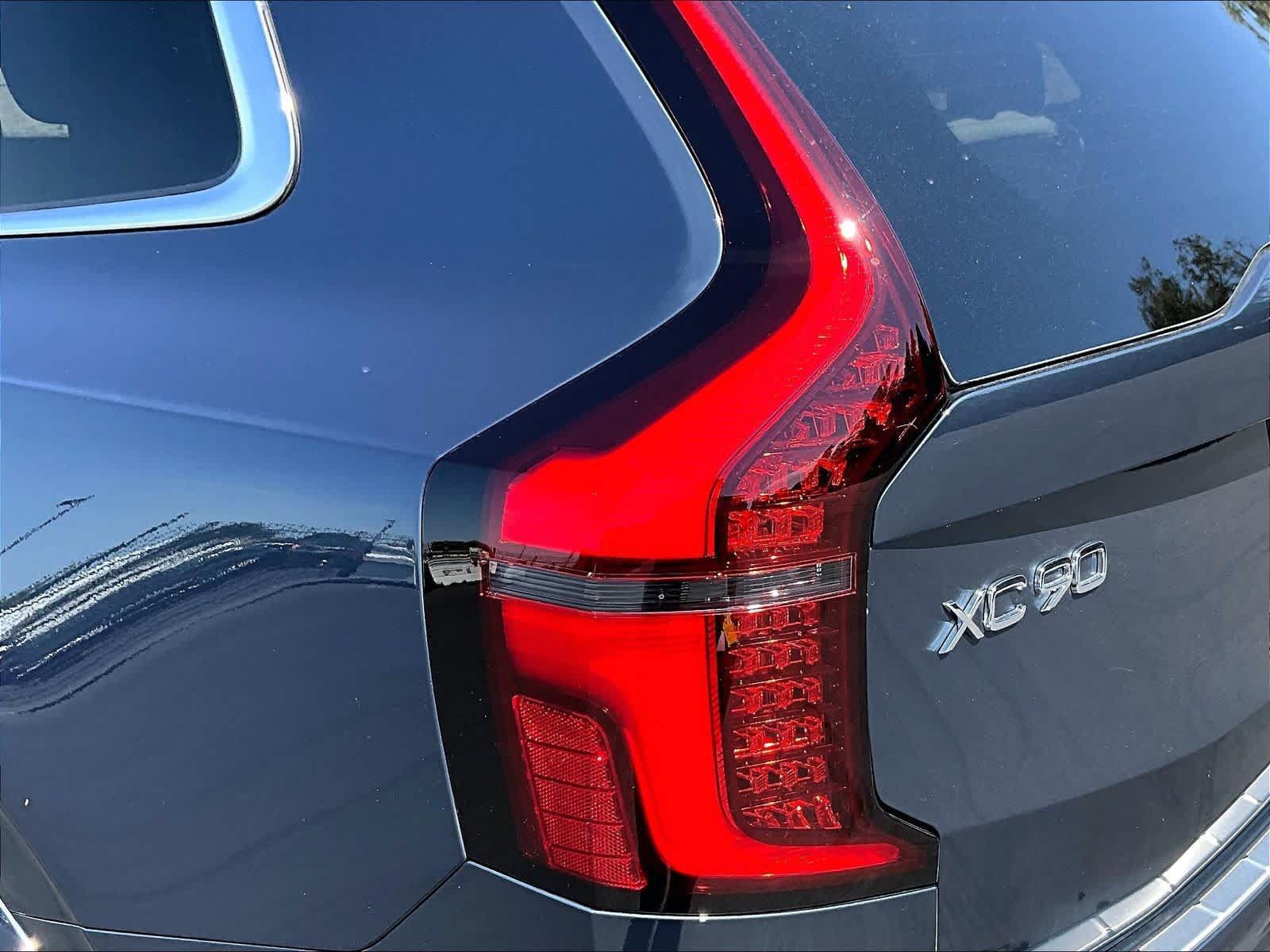 Used 2026 Volvo XC90 T8 Plus w/ Protection Package Premier AWD/4WD image 33