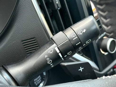 Used 2020 Subaru Forester Touring image 31