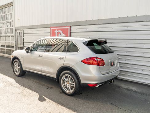 Used 2013 Porsche Cayenne Diesel AWD/4WD image 40
