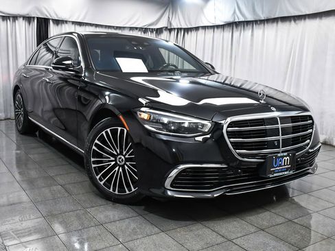 Used 2023 Mercedes-Benz S 580 4MATIC Sedan image 3