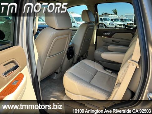 Used 2007 GMC Yukon SLT w/ SLT Preferred Equipment Group AWD/4WD image 18