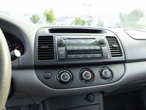 Used 2005 Toyota Camry LE FWD image 16