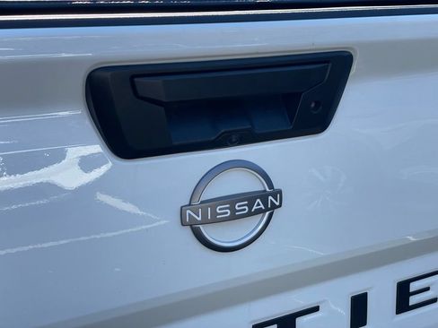 Used 2023 Nissan Frontier SV w/ Midnight Edition Package AWD/4WD image 30