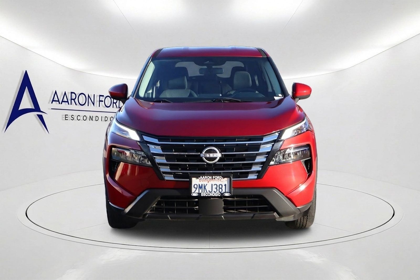 Used 2024 Nissan Rogue SV FWD image 2