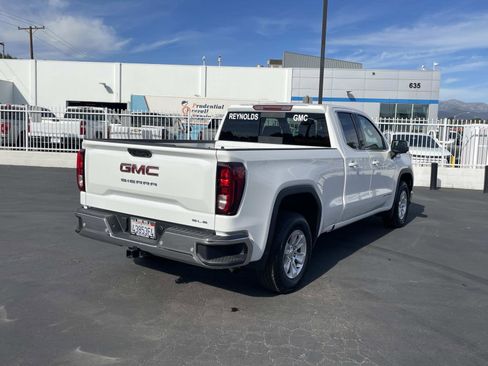 Used 2025 GMC Sierra 1500 SLE w/ Preferred Package image 5