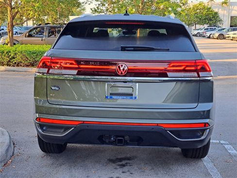 New 2026 Volkswagen Atlas Cross Sport SE image 4