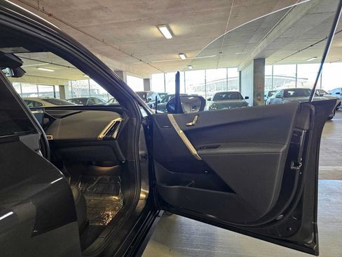 Used 2024 BMW iX xDrive50 w/ Sport Package AWD/4WD image 30