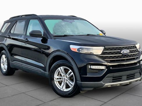 Certified 2020 Ford Explorer XLT w/ Equipment Group 202A RWD image 3