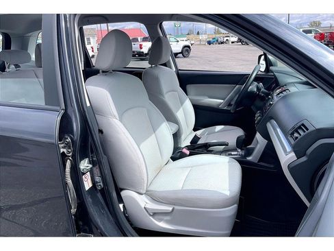 Used 2015 Subaru Forester 2.5i w/ Alloy Wheel Package AWD/4WD image 8