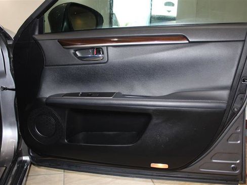 Used 2017 Lexus ES 350 w/ Luxury Package FWD image 37