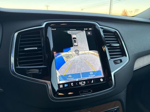 Used 2025 Volvo XC90 B6 Plus image 24