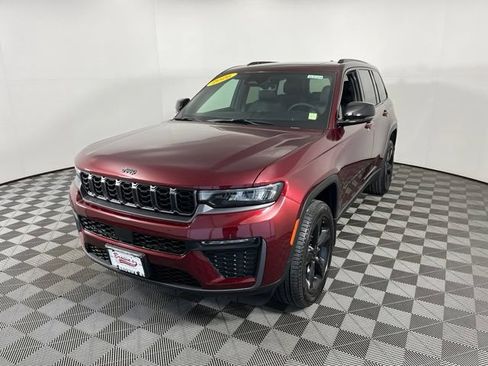 Used 2026 Jeep Grand Cherokee Limited w/ Limited Altitude Package AWD/4WD image 3