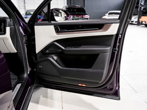 Used 2024 Porsche Cayenne S image 26