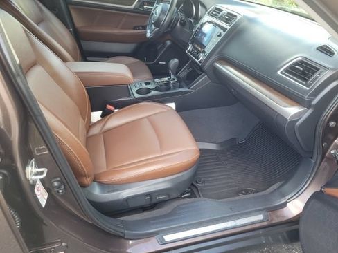 Used 2019 Subaru Outback 2.5i Touring w/ Popular Package #3A AWD/4WD image 12