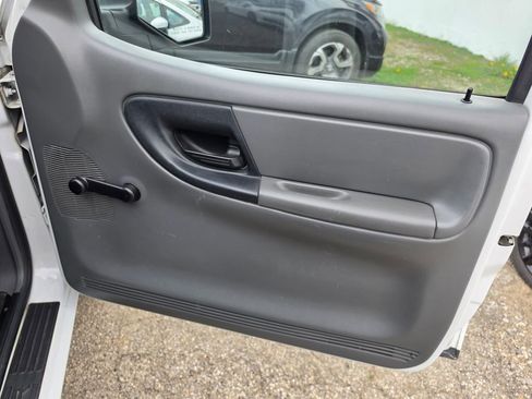 Used 2011 Ford Ranger XL image 5