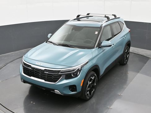 Used 2024 Kia Seltos EX AWD/4WD image 32