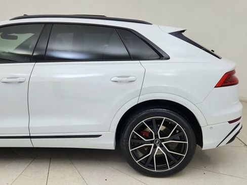 Used 2021 Audi Q8 Prestige w/ Prestige Package AWD/4WD image 10