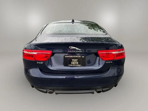 Used 2017 Jaguar XE RWD image 10