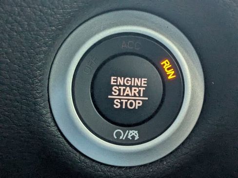 New 2026 Chrysler Pacifica Select image 31