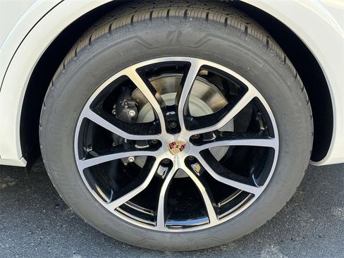 New 2026 Porsche Cayenne image 8