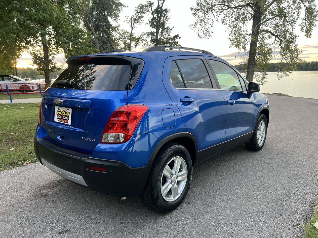 Used 2015 Chevrolet Trax LT w/ LT Sun and Sound Package FWD image 6
